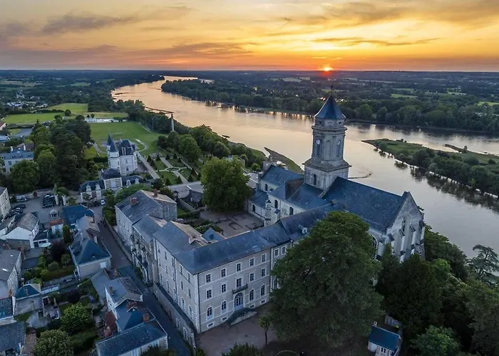 Maison Spacieuse Pres De La Loire Villa *